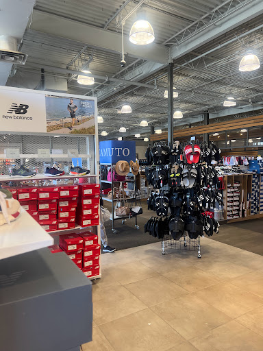 Shoe Store «DSW Designer Shoe Warehouse», reviews and photos, 43713 W Oaks Dr, Novi, MI 48377, USA