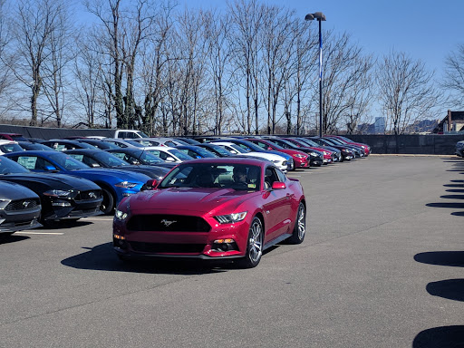 Ford Dealer «Koons Falls Church Ford», reviews and photos, 1051 E Broad St, Falls Church, VA 22044, USA