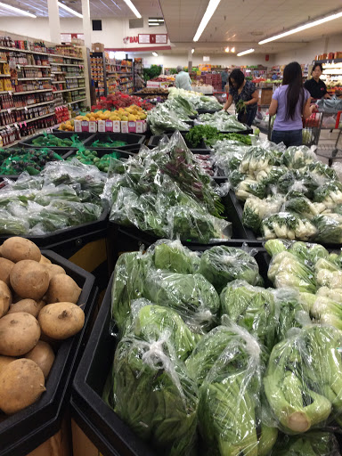 Grocery Store «R-N Market», reviews and photos, 6670 N Cedar Ave, Fresno, CA 93710, USA
