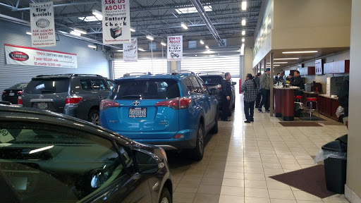 Toyota Dealer «Toyota of Renton», reviews and photos, 150 SW 7th St, Renton, WA 98057, USA