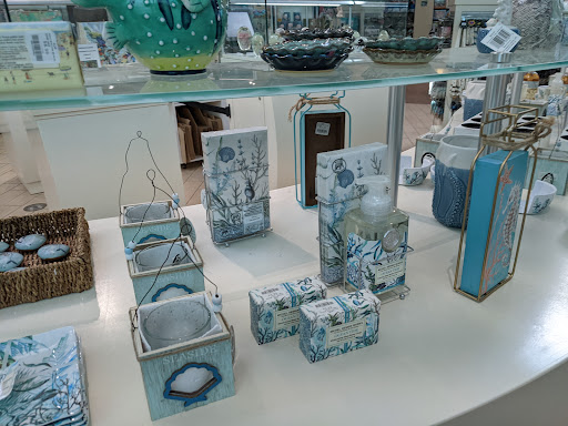 Gift Shop «Pacific Collections Gift Shop», reviews and photos, 100 Aquarium Way, Long Beach, CA 90802, USA