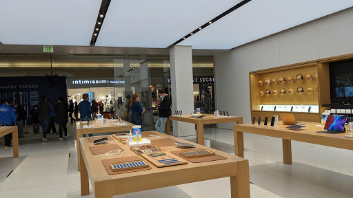 Computer Store «Apple Burlington», reviews and photos, 75 Middlesex Turnpike, Burlington, MA 01803, USA