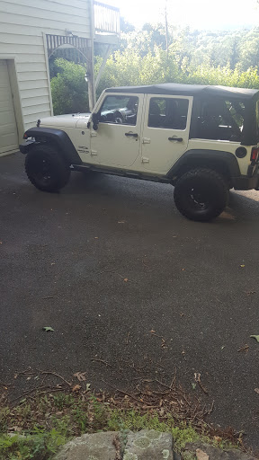 Car Dealer «Dotta Auto Sales Inc», reviews and photos, 1300 Blue Valley Dr, Pen Argyl, PA 18072, USA