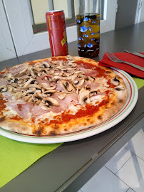 Plats et boissons du Pizzeria Pizza Gino à Valergues - n°1
