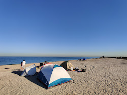 Foto von Al Jazeerah beach mit lange, gerade küste
