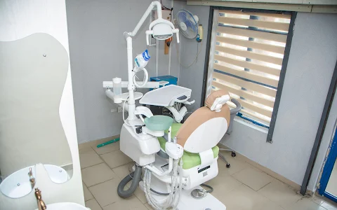 Gracy Crystals Dental Clinic image
