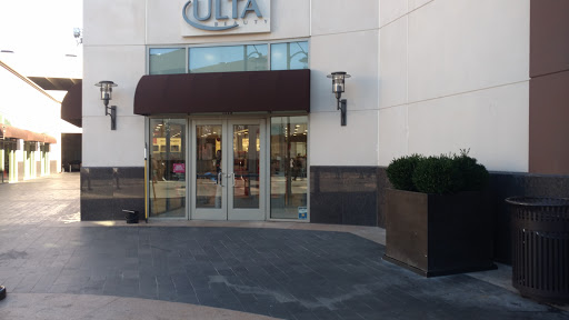 Shopping Mall «Bay Plaza Shopping Center», reviews and photos, 2100 Bartow Ave, Bronx, NY 10475, USA