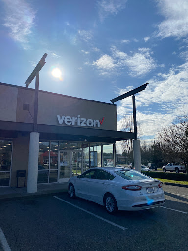 Cell Phone Store «GoWireless Verizon Authorized Retailer», reviews and photos, 14957 N Kelsey St #101, Monroe, WA 98272, USA