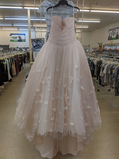 Thrift Store «Goodwill Industries Sterling», reviews and photos, 2216 E 4th St, Sterling, IL 61081, USA