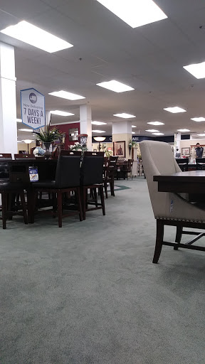 Furniture Store «Raymour & Flanigan Furniture and Mattress Store», reviews and photos, 85 Viewmont Mall, Scranton, PA 18508, USA