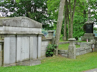 Lakeview Cemetery