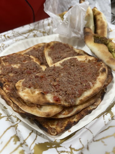 Opinii despre معجنات نبلاء الشام în الدمام - مطعم