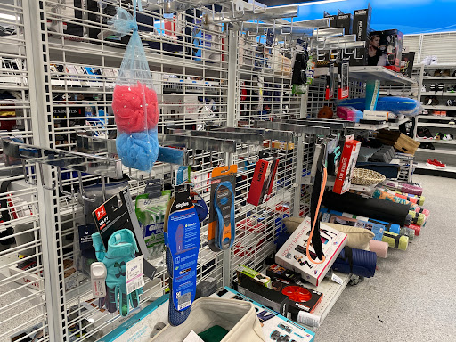 Clothing Store «Ross Dress for Less», reviews and photos, 10261 River Marsh Dr, Jacksonville, FL 32246, USA