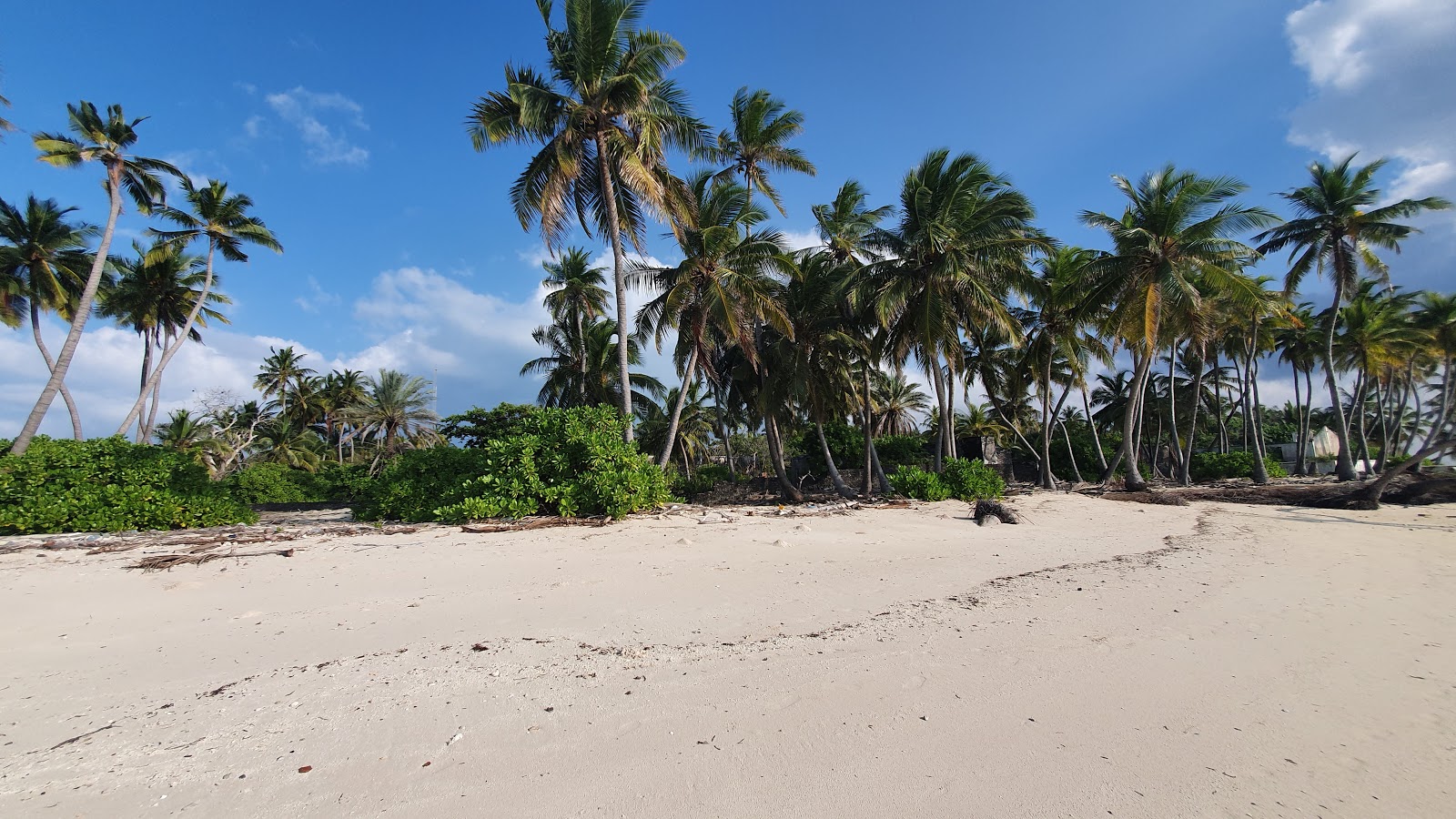 Foto von Hathifushi beach mit heller sand Oberfläche