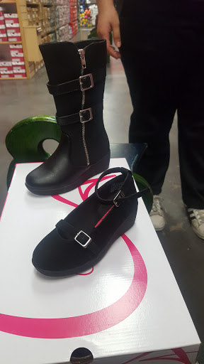 Shoe Store «WSS», reviews and photos, 9288 Sierra Ave, Fontana, CA 92335, USA