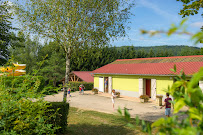 Extérieur du Restaurant Camping 4 étoiles Beauregard Jura - Sites & Paysages à Mesnois - n°3