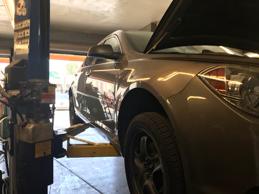 Auto Repair Shop «Bridwell Automotive Center», reviews and photos, 7171 E Lincoln Dr, Scottsdale, AZ 85253, USA