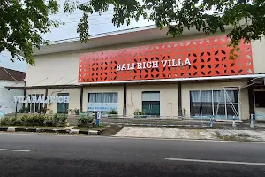 Bali Rich Villa Tuban image