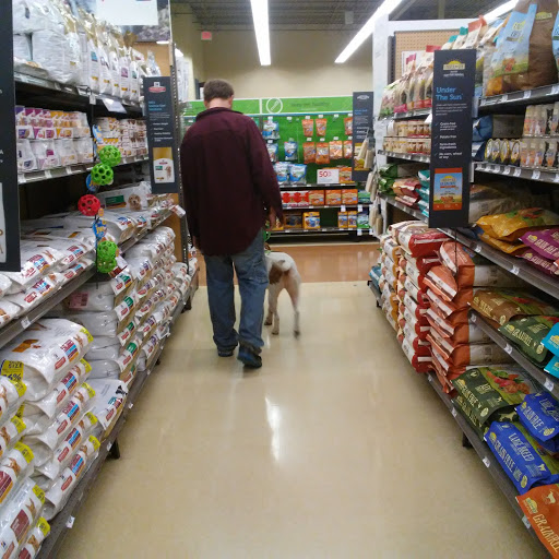 Pet Supply Store «Petco Animal Supplies», reviews and photos, 600 NE Vivion Rd, Kansas City, MO 64118, USA