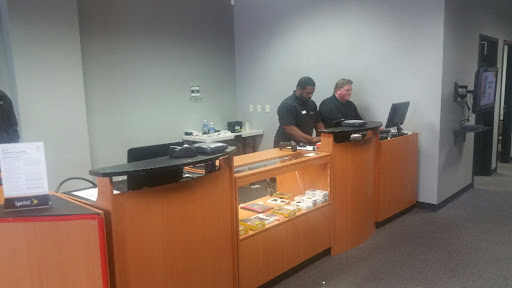 Cell Phone Store «Sprint Store», reviews and photos, 746 E Aurora Rd, Macedonia, OH 44056, USA