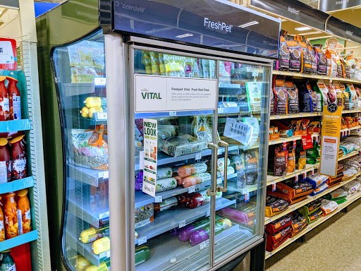 Pet Supply Store «PetSmart», reviews and photos, 815 McDermott Street, Council Bluffs, IA 51501, USA