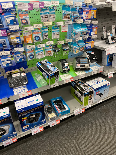 Office Supply Store «Staples», reviews and photos, 24-41 31st St, Astoria, NY 11102, USA