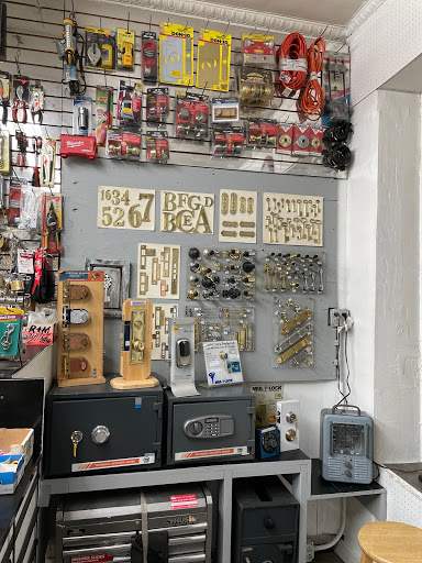 Locksmith «Dial Locksmith», reviews and photos, 206 W 96th St, New York, NY 10025, USA