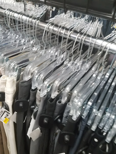 Used Clothing Store «Clothes Mentor», reviews and photos, 564 Howe Ave, Cuyahoga Falls, OH 44221, USA