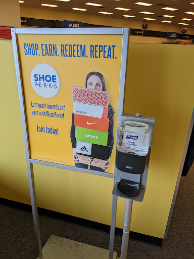 Shoe Store «Shoe Carnival», reviews and photos, 536 Howe Ave, Cuyahoga Falls, OH 44221, USA