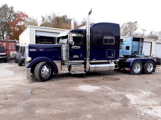 Auto Body Shop «Downtown Body Shop Inc», reviews and photos, 3611 Gulf Fwy, Houston, TX 77003, USA