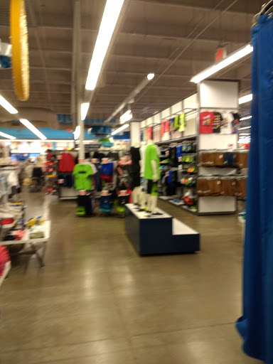 Clothing Store «Old Navy», reviews and photos, 9155 W Stockton Blvd, Elk Grove, CA 95758, USA