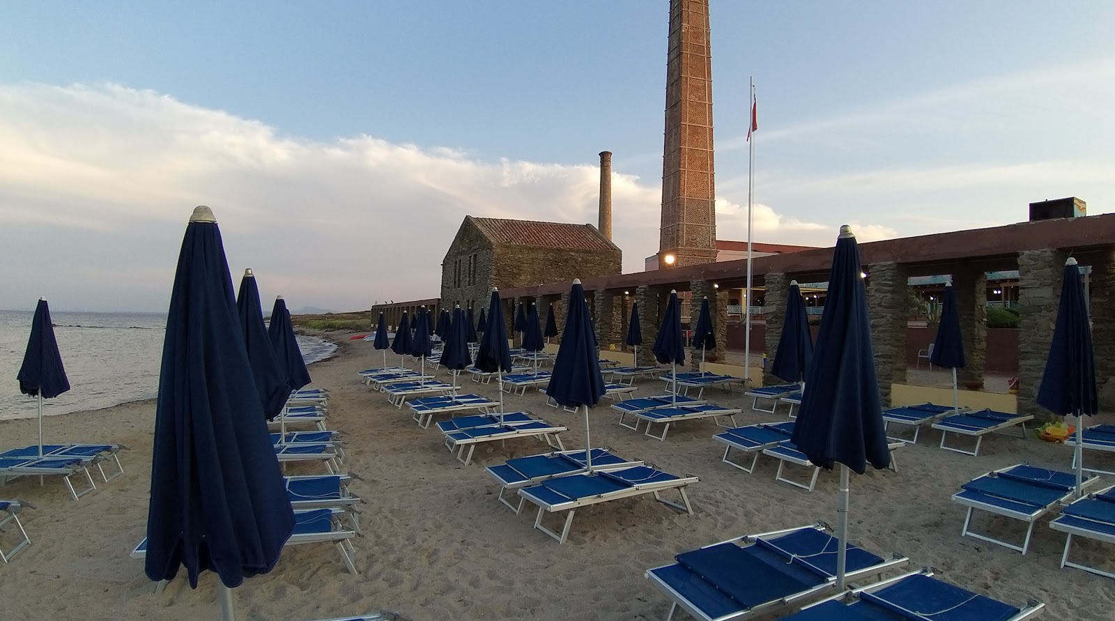 Foto van Spiaggia delle Tonnare hotelgebied