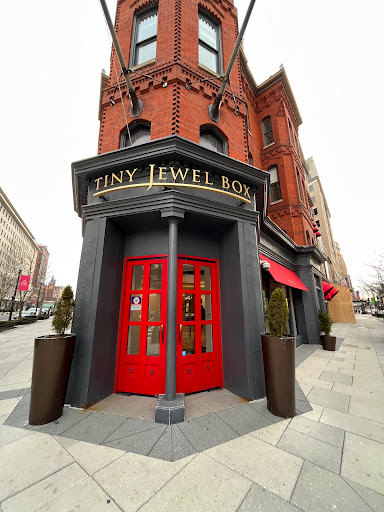 Jewelry Store «Tiny Jewel Box», reviews and photos, 1155 Connecticut Ave NW, Washington, DC 20036, USA