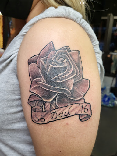 Explore familia tattoo ideas, creative tattoo ideas in Chicago, available at THE TAT CAVE