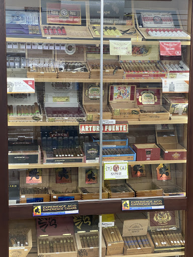 Tobacco Shop «Franklin Smoke Shop», reviews and photos, 24 East Central Street, Franklin, MA 02038, USA