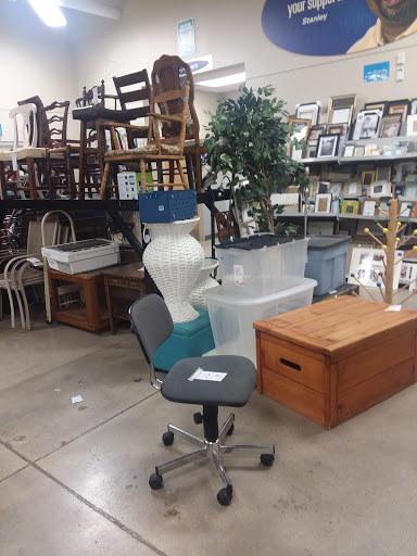 Thrift Store «Goodwill Store & Donation Center», reviews and photos, 3054 S Wolf Rd, Westchester, IL 60154, USA