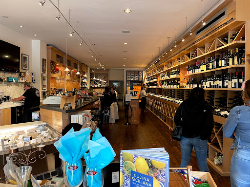 Wine Store «Half Moon Bay Wine & Cheese», reviews and photos, 421 Main St, Half Moon Bay, CA 94019, USA