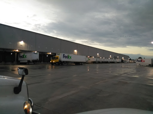 Mailing Service «FedEx Ground», reviews and photos, 6833 W 75th St, Chicago, IL 60638, USA