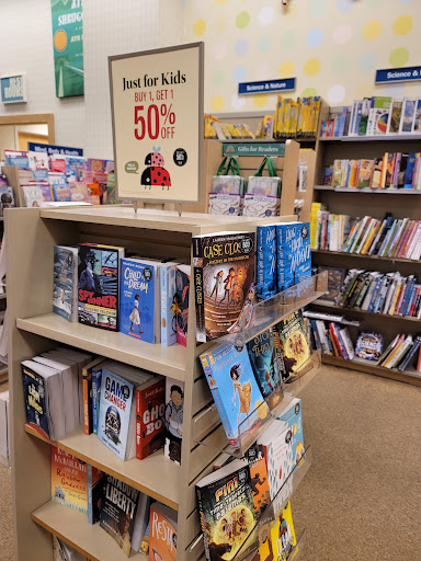Book Store «Barnes & Noble», reviews and photos, 6646 Loisdale Rd, Springfield, VA 22150, USA