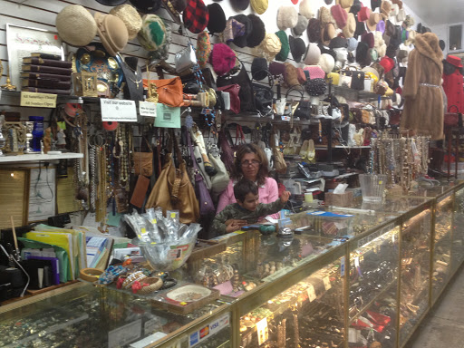 Thrift Store «Helping Hand Thrift Shop», reviews and photos, 1033 S Fairfax Ave, Los Angeles, CA 90019, USA