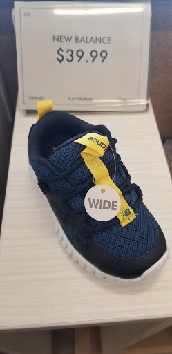 Shoe Store «DSW Designer Shoe Warehouse», reviews and photos, 3704 W Dublin Granville Rd, Columbus, OH 43235, USA