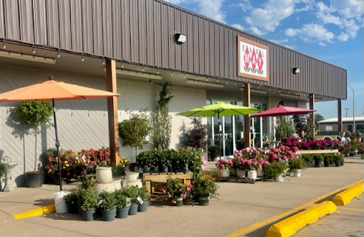 Earl May Nursery & Garden Center, 320 W 4th St, Kearney, NE 68845, USA, 