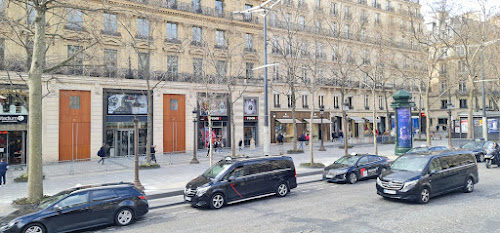 Agence immobilière Syndicat des Copropriétaires du 32 Avenue des Champs Elysées Paris