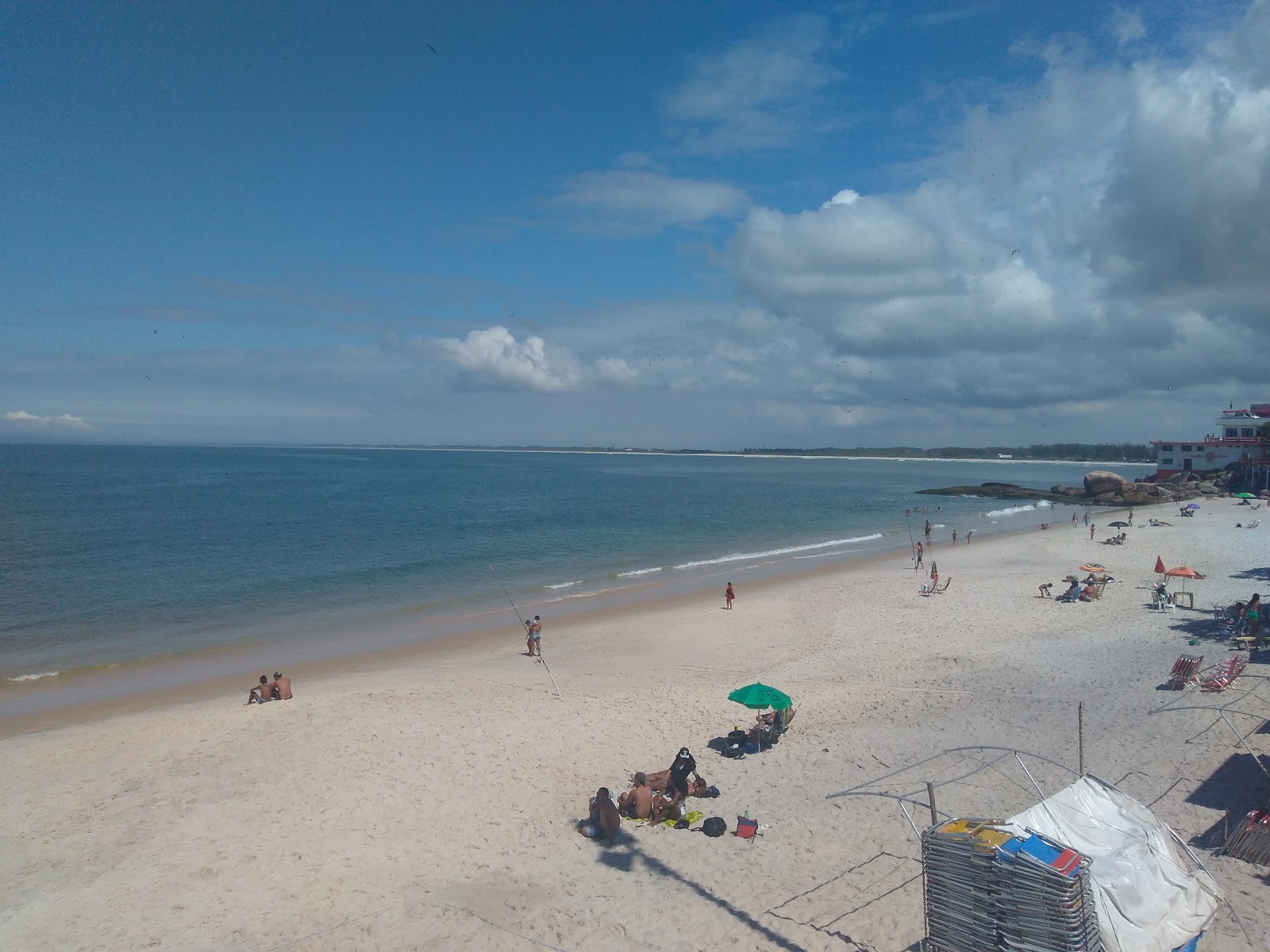 Fotografie cu Plaja Marambaia cu o suprafață de nisip fin strălucitor