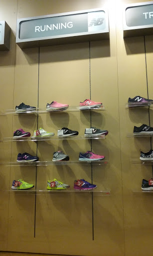 Shoe Store «New Balance», reviews and photos, 270 S Arroyo Pkwy, Pasadena, CA 91105, USA