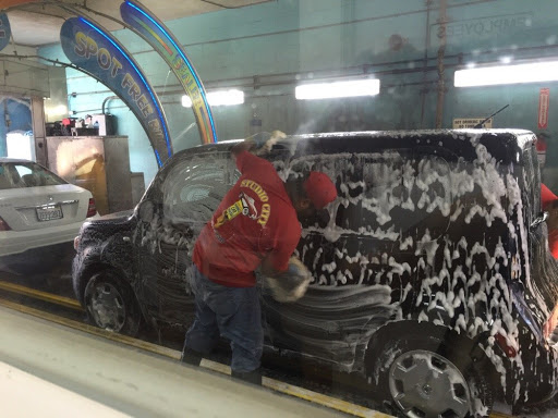 Car Wash «Studio City Hand Car Wash», reviews and photos, 11514 Ventura Blvd, Studio City, CA 91604, USA