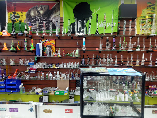 Tobacco Shop «Smoke Center In Longview», reviews and photos, 1016 W Loop 281 Suite # B, Longview, TX 75604, USA