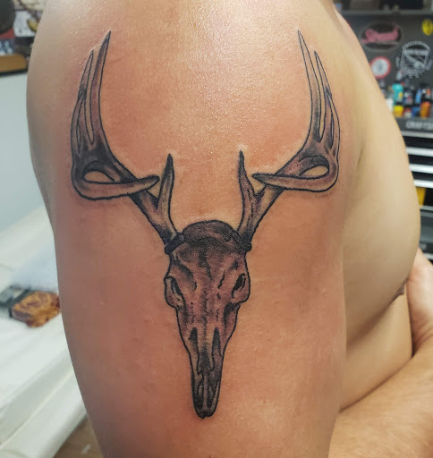 Explore outline tattoo ideas, creative tattoo ideas in Export, available at Patriotic pain tattoo