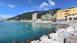 Zdjęcie La spiaggia di Preli a Chiavari z przestronna plaża