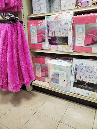 Home Goods Store «Christmas Tree Shops», reviews and photos, 5450 Brandywine Pkwy, Wilmington, DE 19803, USA